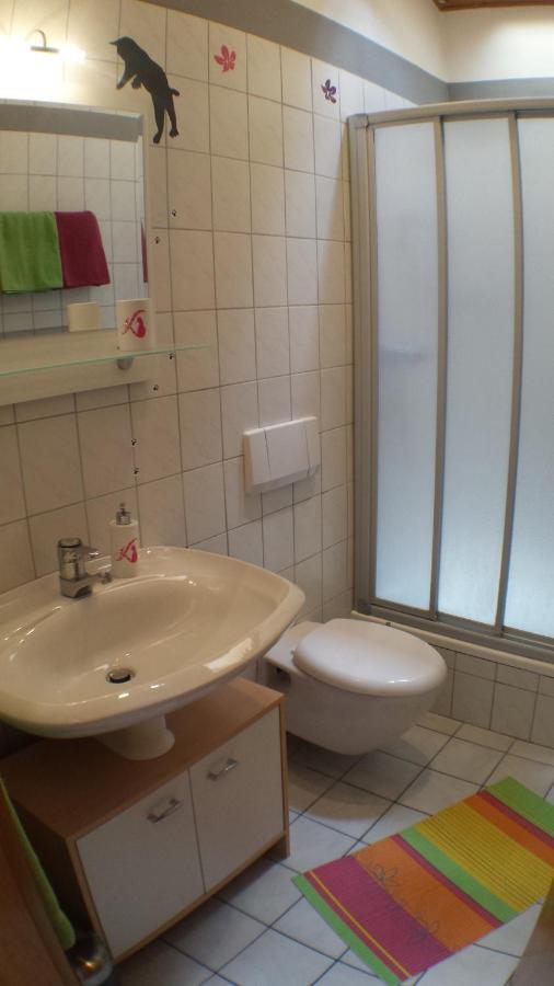 Ferienwohnung Katzenberger Beverungen Bilik gambar